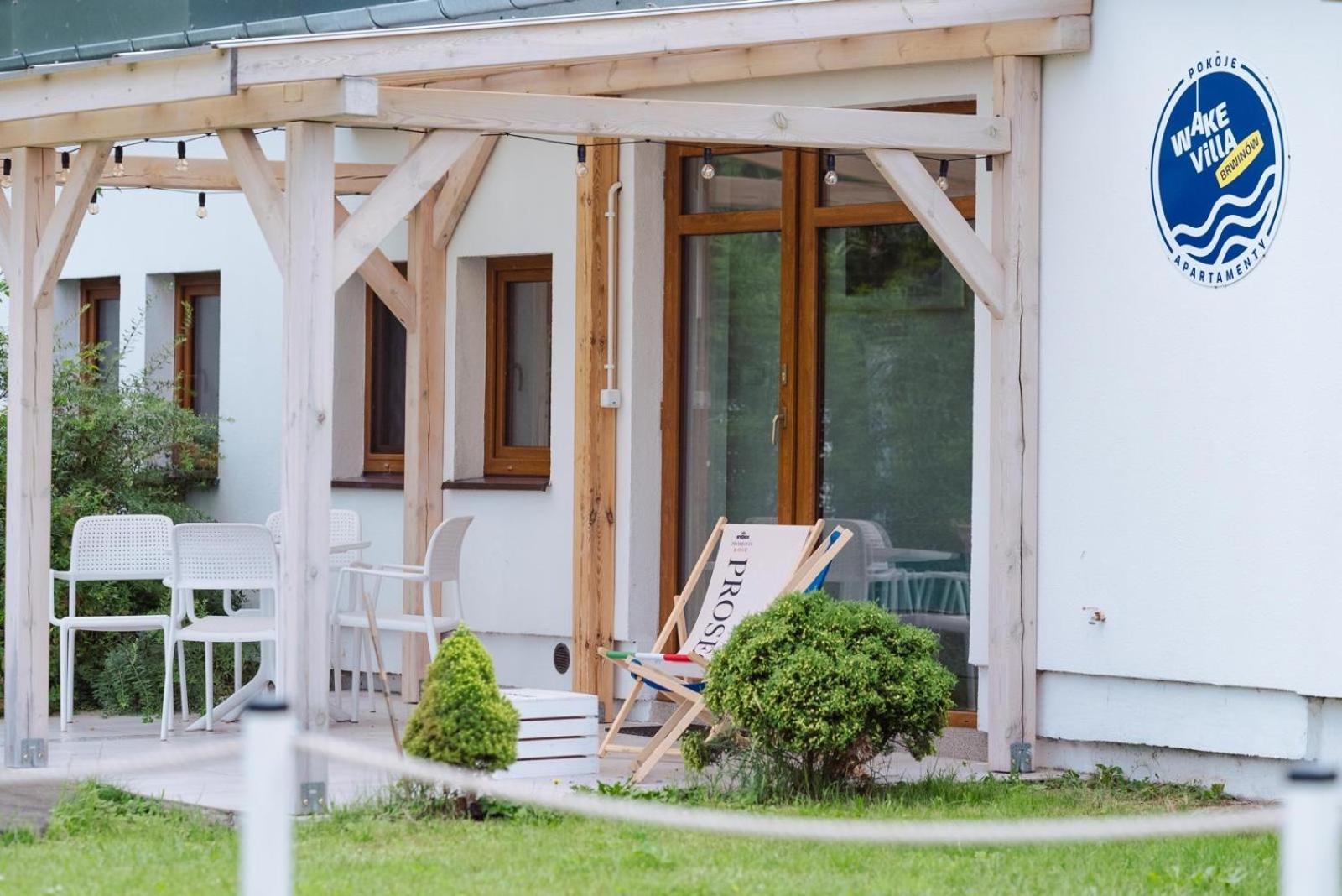 Wake Villa Brwinow Exterior foto