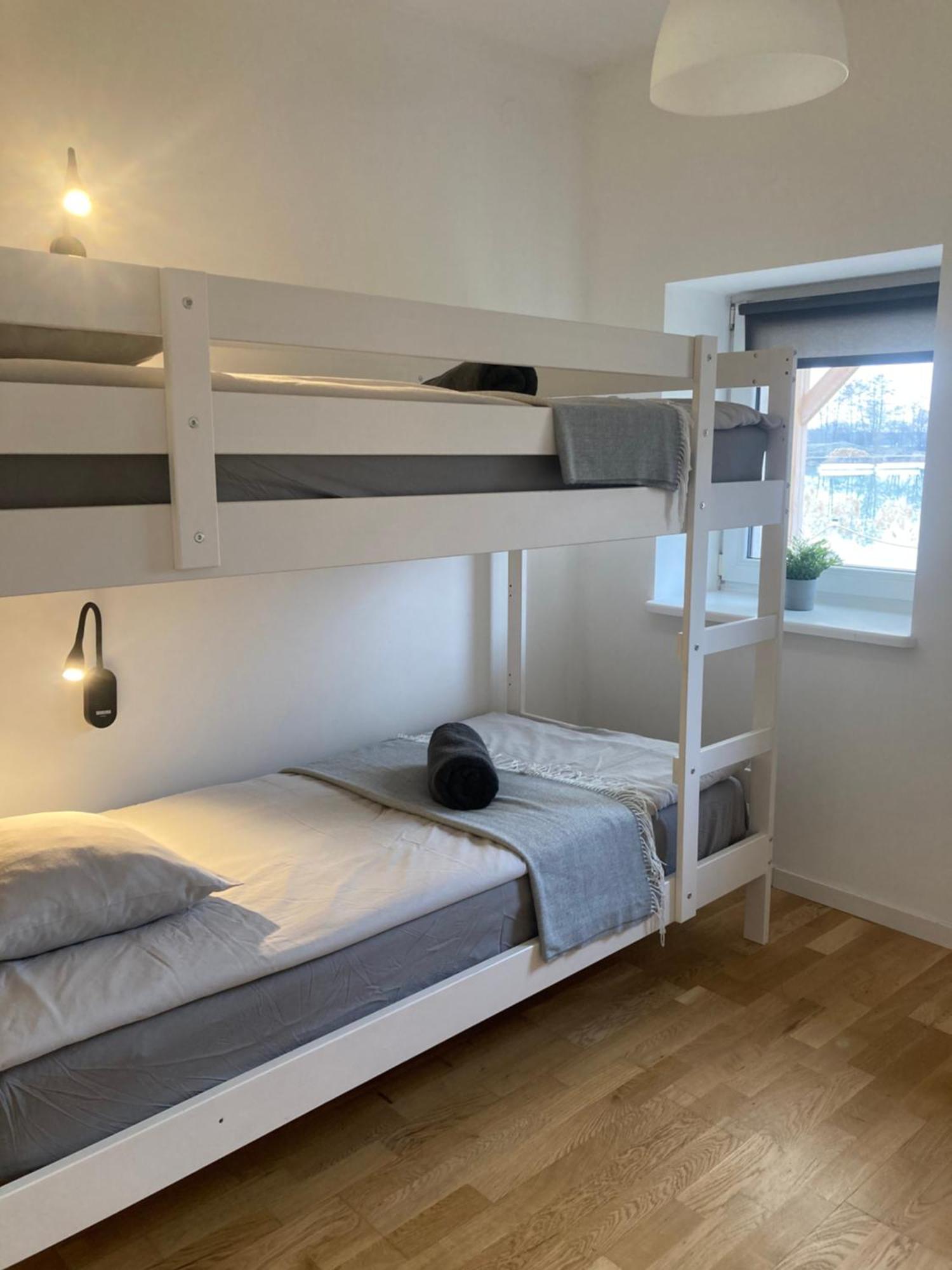 Wake Villa Brwinow Exterior foto