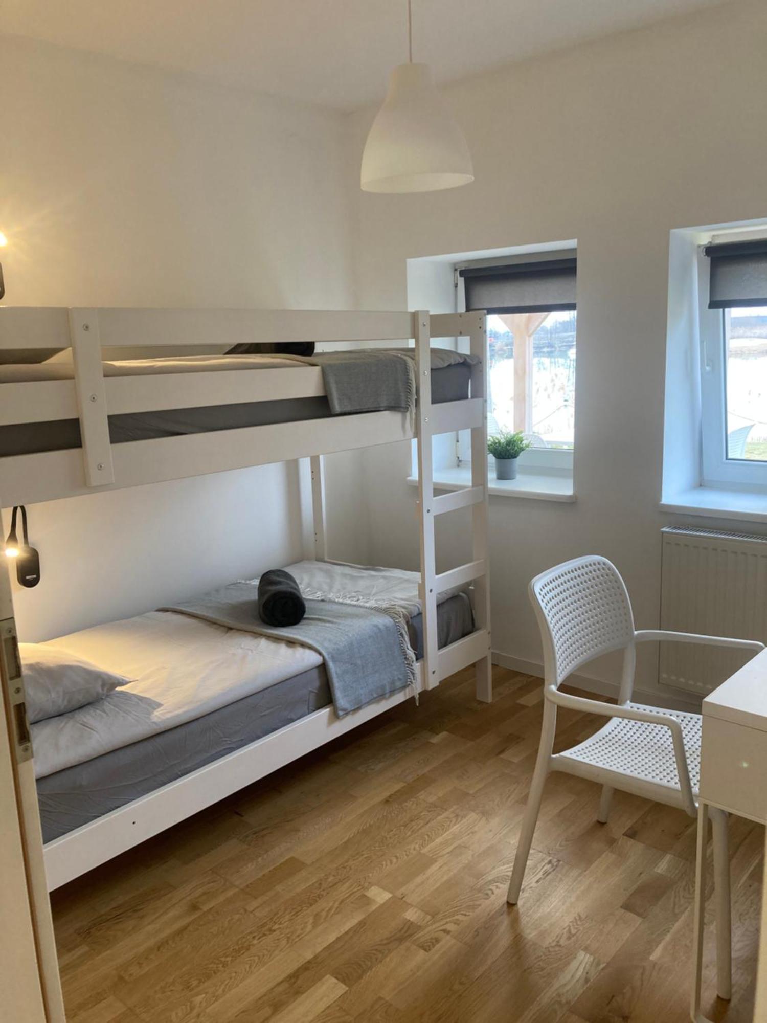 Wake Villa Brwinow Exterior foto